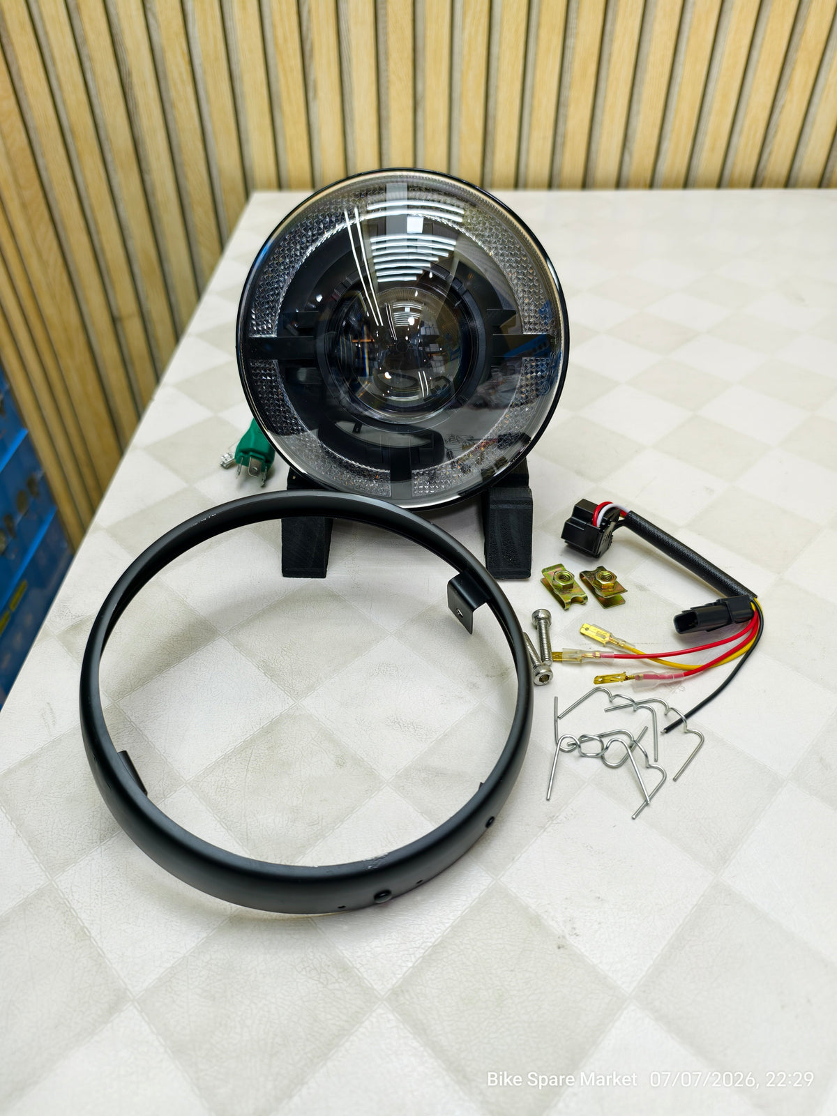 ( Himalayan 452 , GUERRILLA 450 ) HJG ALPHA 318 Diamond 108 Watt ( Full Kit ) ( Headlight , Ring , Coupler , Nutbolt Lock ) ( 6m Warranty )