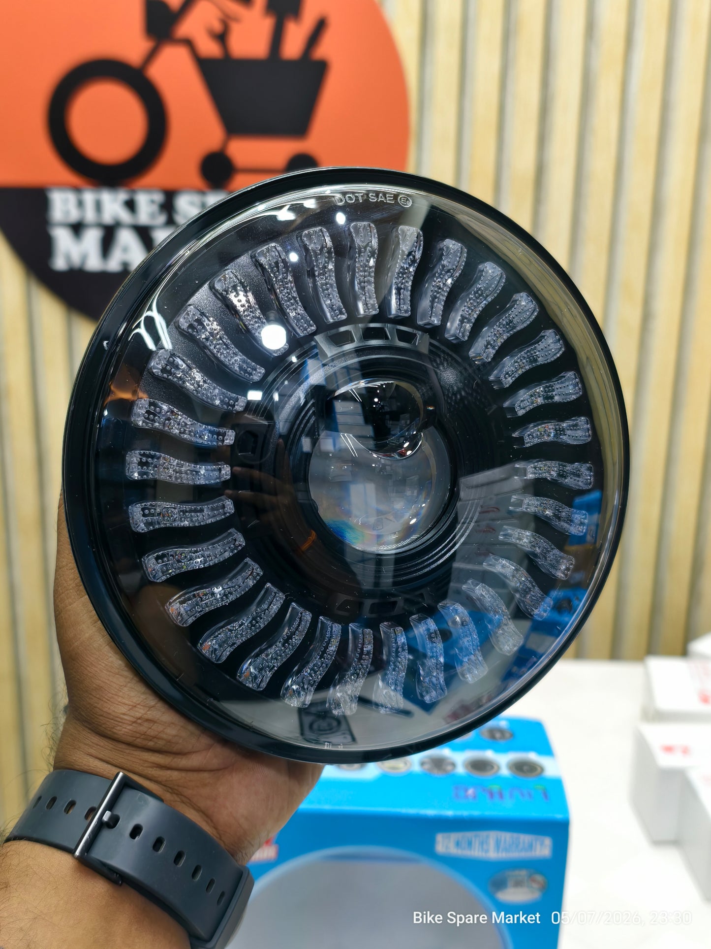 LIUHJG FLOWER C210 Headlight High 55w Low 38w ( 6m Warranty )