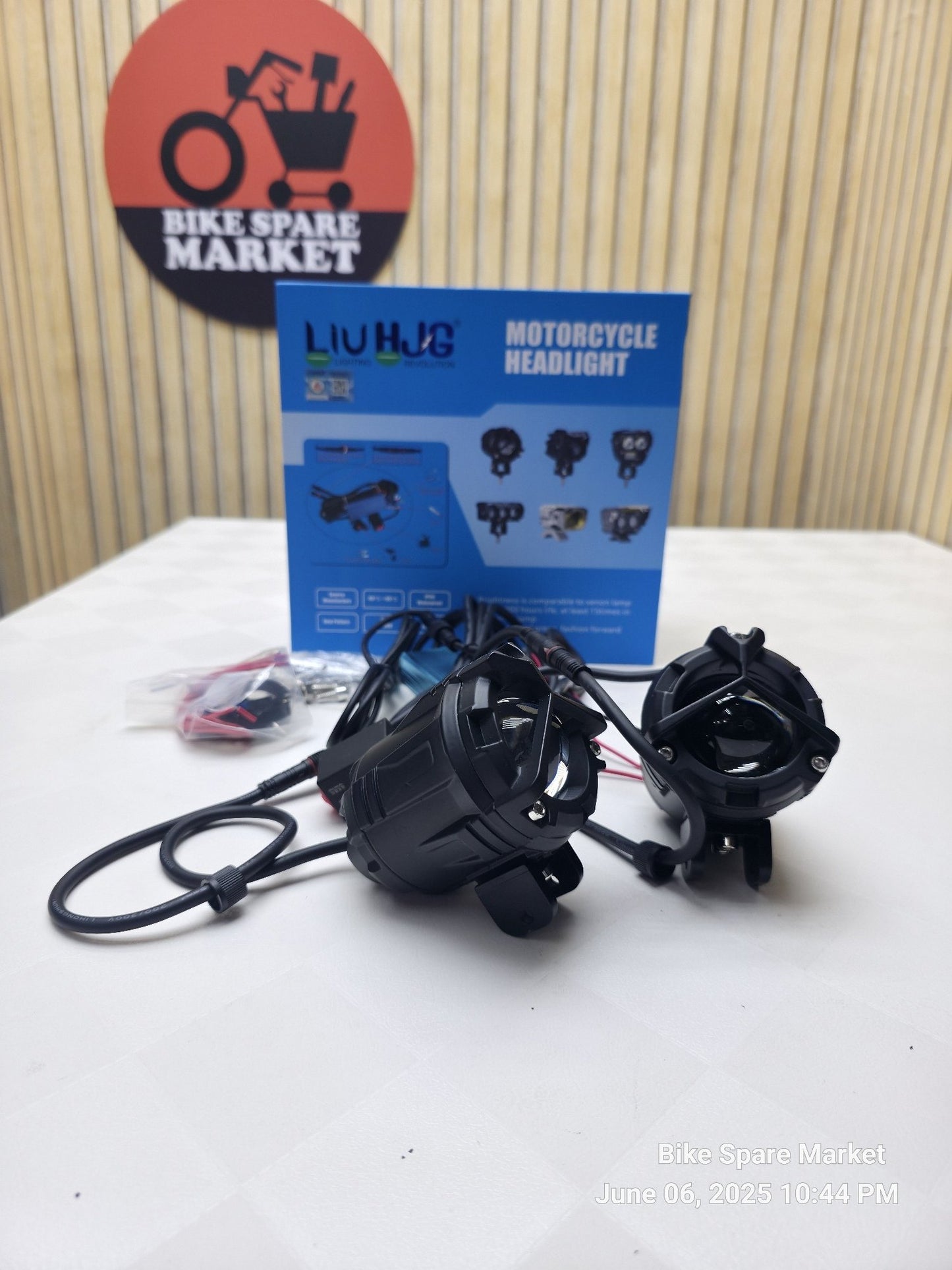 HJG MERCEDES Y FOG LIGHT WITH HARNESS (6M WARRANTY )