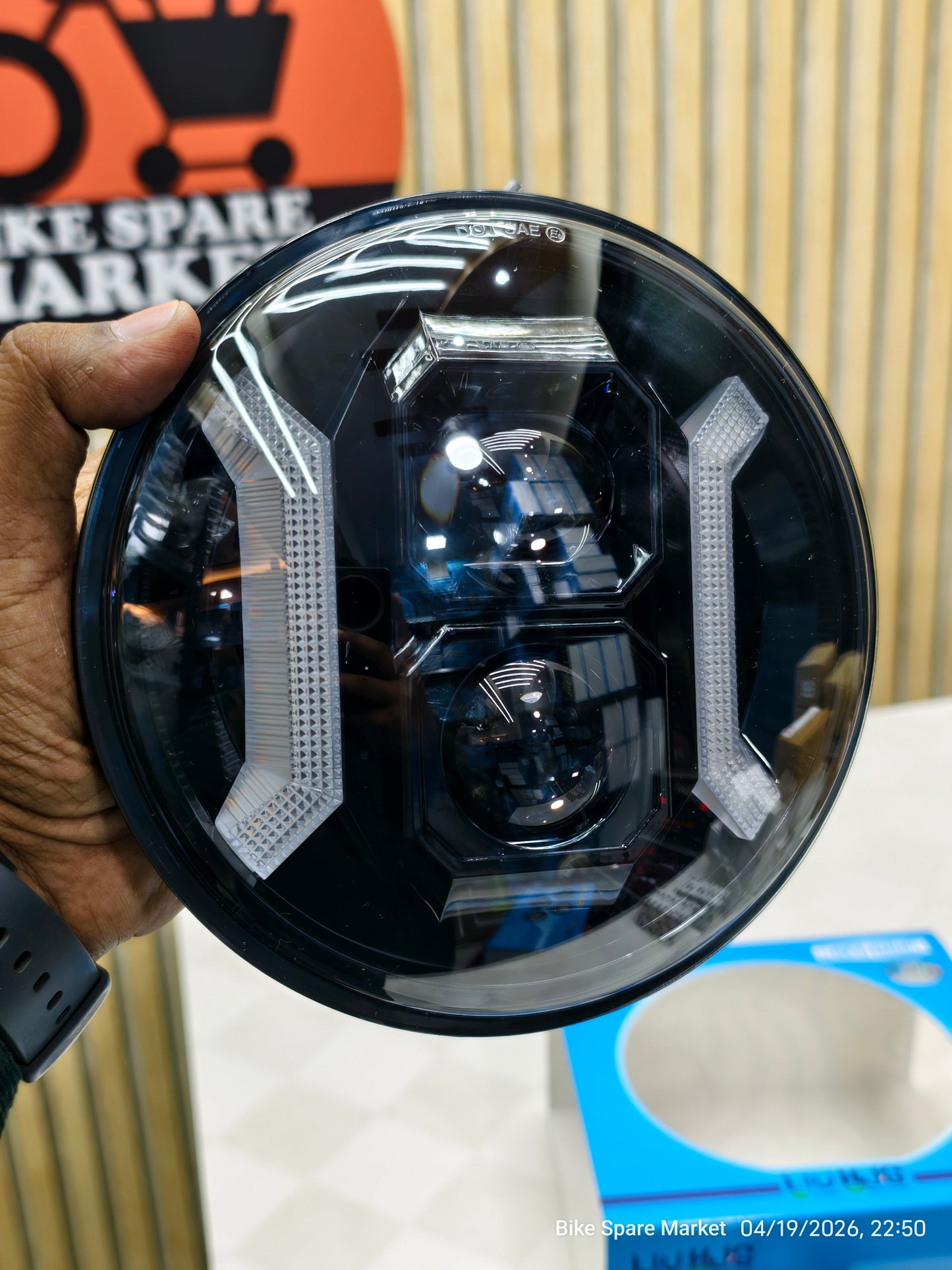 HJG HEXAGON (C284) HEADLIGHT HIGH 52W LOW 42w (6m warranty )