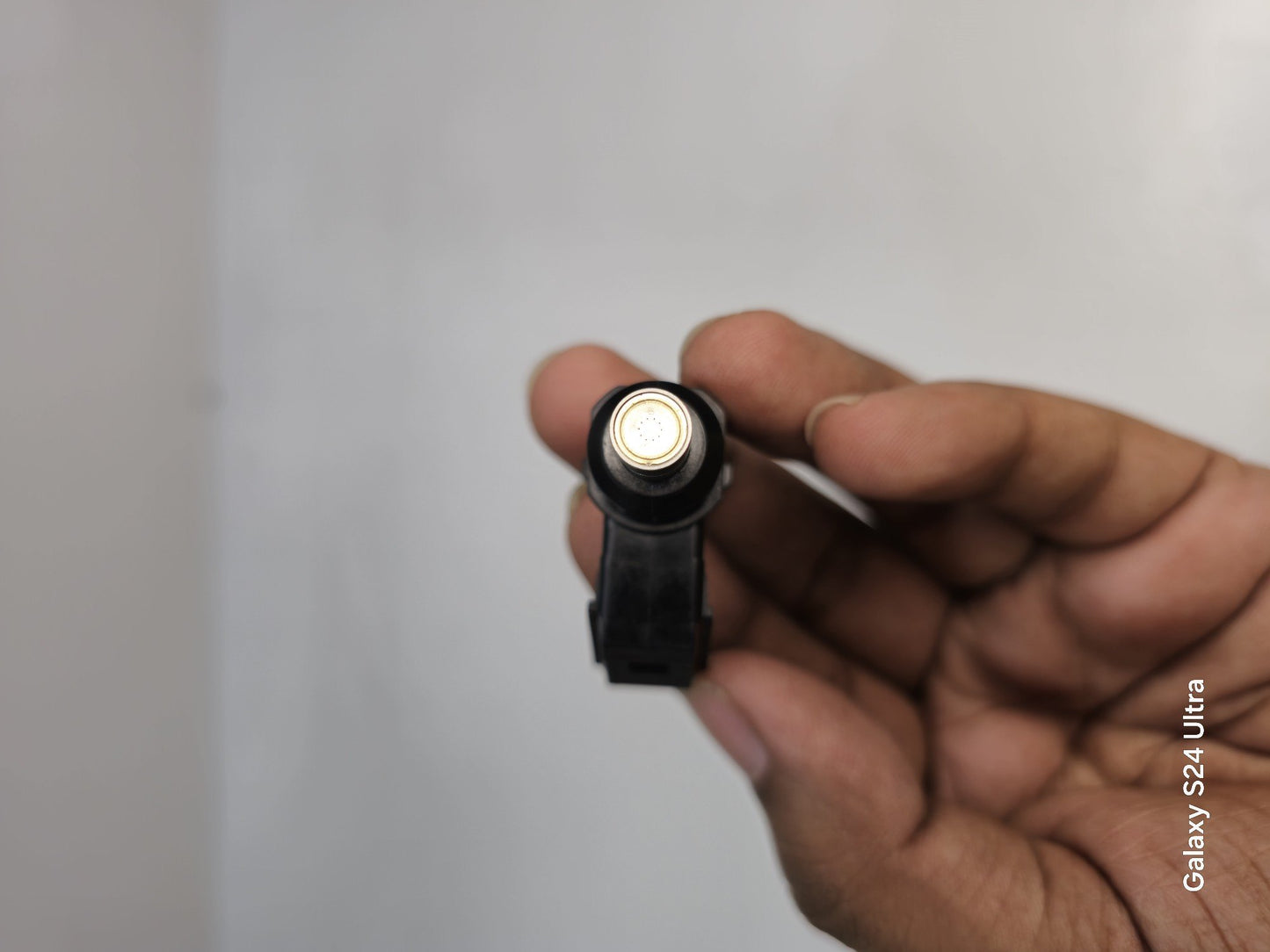 Hero Karizma ZmR 2014 Fuel injector ( 2 Month Warranty )