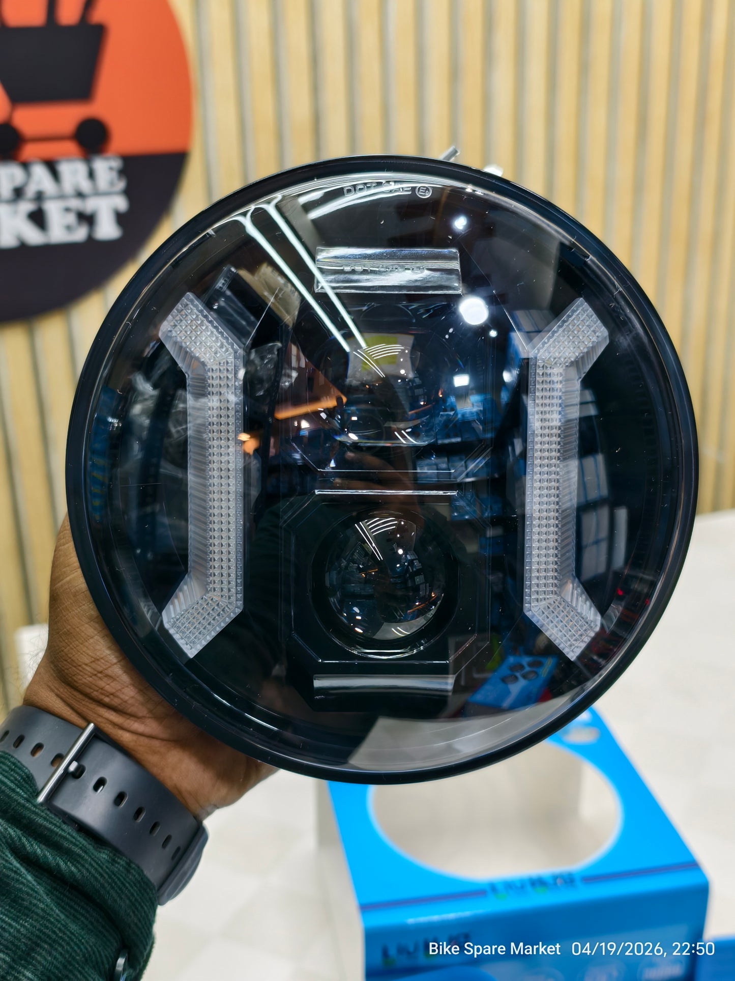 HJG HEXAGON (C284) HEADLIGHT HIGH 52W LOW 42w (6m warranty )