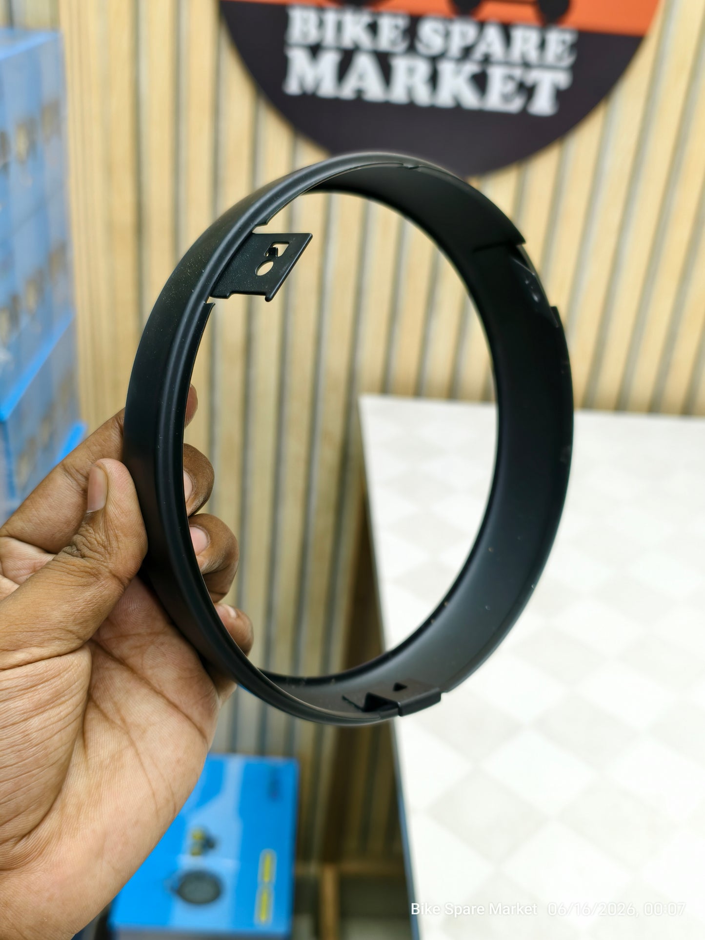 Hunter Headlight Rim ( Halogen Version only )