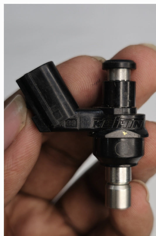 Hero Karizma ZmR 2014 Fuel injector ( 2 Month Warranty )