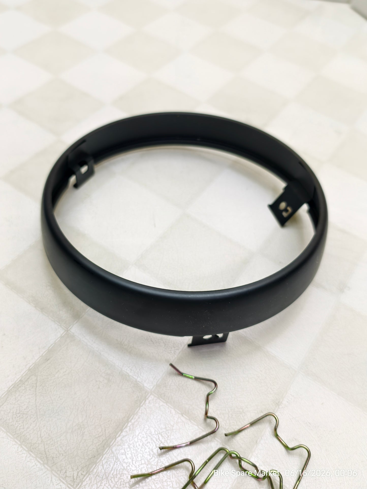 Hunter Headlight Rim ( Halogen Version only )