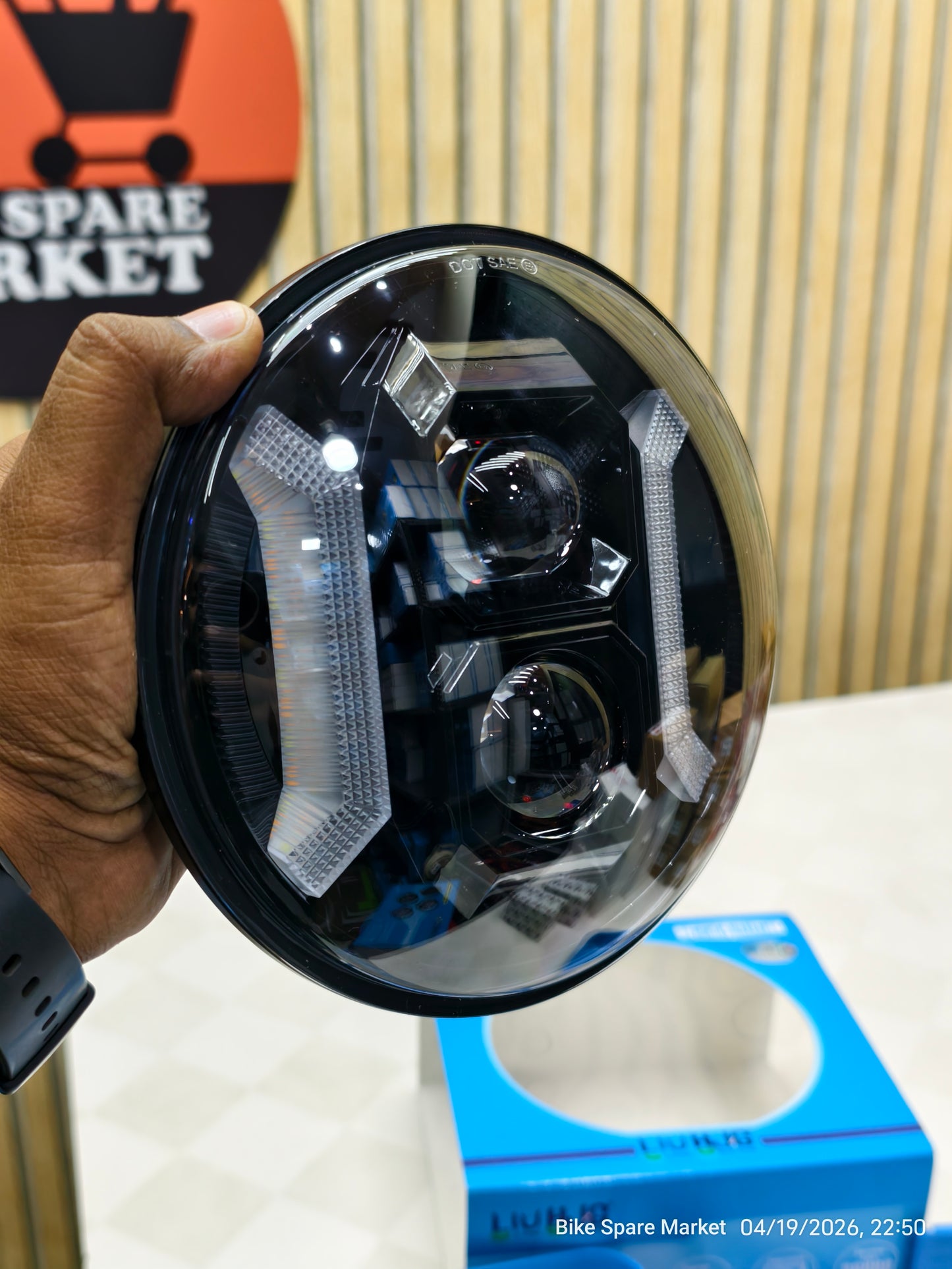 HJG HEXAGON (C284) HEADLIGHT HIGH 52W LOW 42w (6m warranty )
