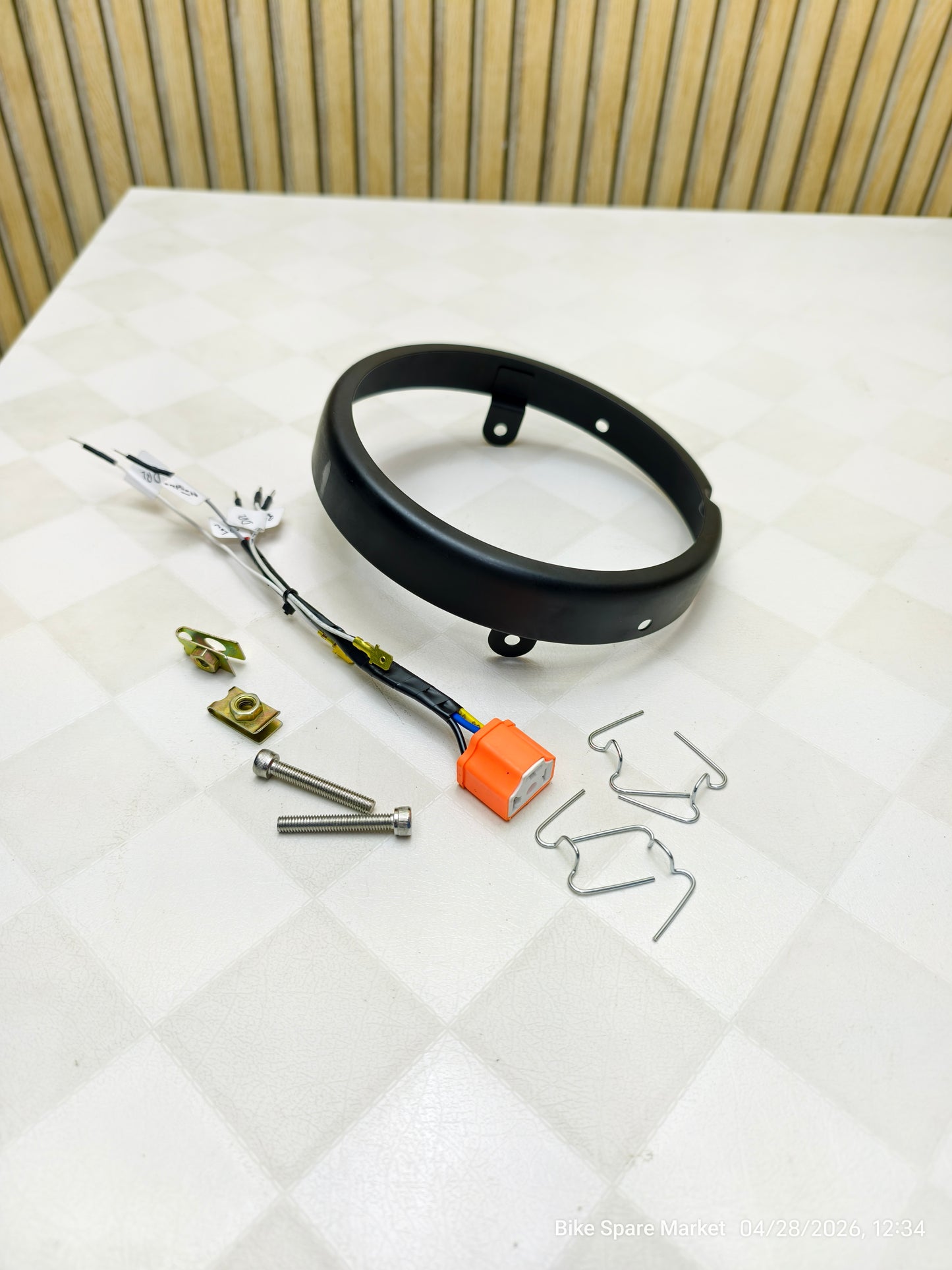 TRIUMPH HEADLIGHT LED TO H4 CONVERSION KIT PLUG AND PLAY ( Rim , Coupler , Nutbolt Clip , Lock Clips )